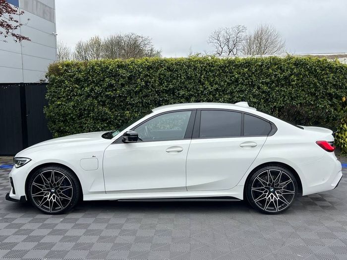 BMW 3 Series 2021