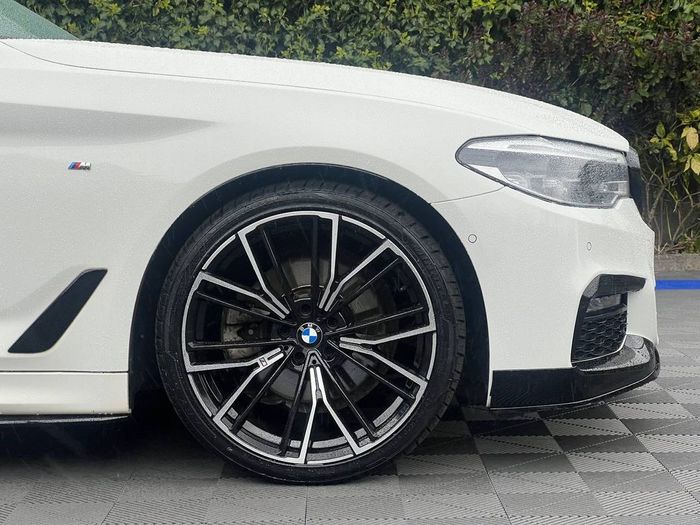 BMW 5 Series 2019
