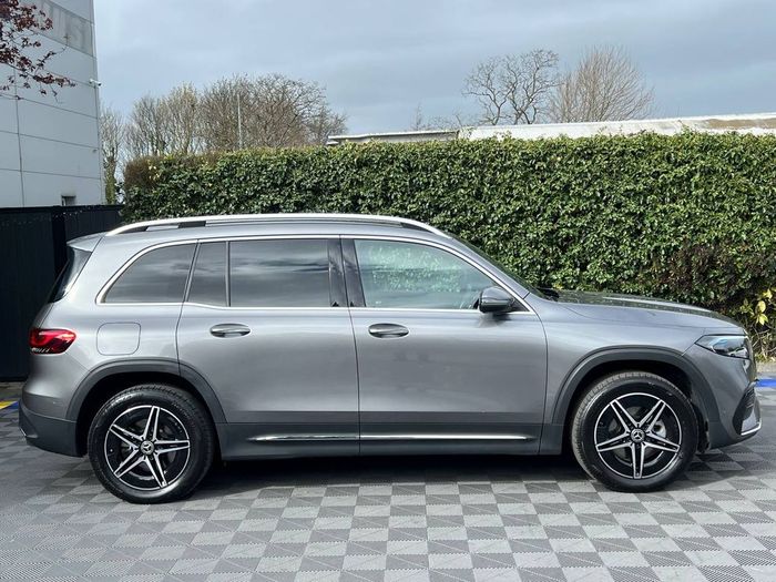 Mercedes-Benz EQB 2023