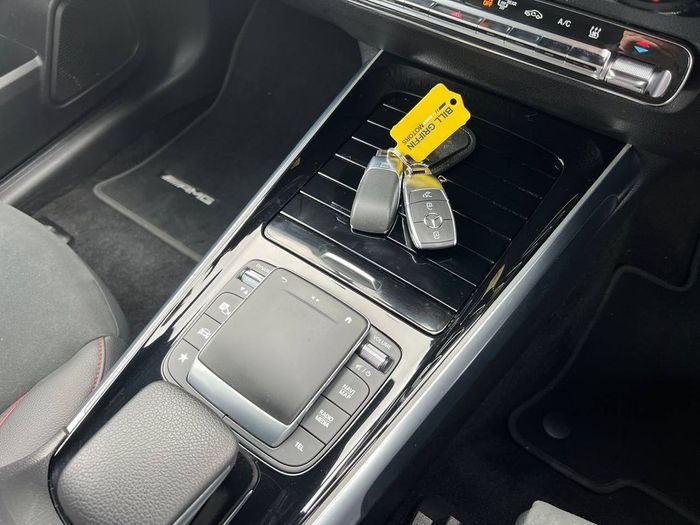 Mercedes-Benz EQB 2023