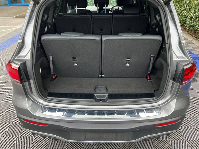 Mercedes-Benz EQB 2023