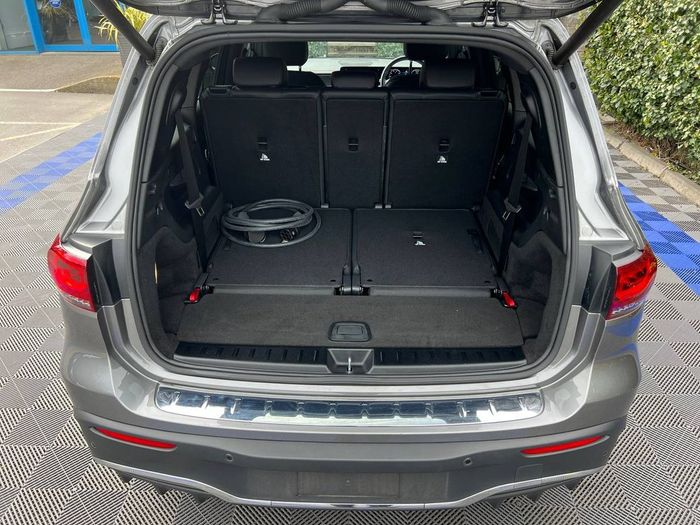 Mercedes-Benz EQB 2023