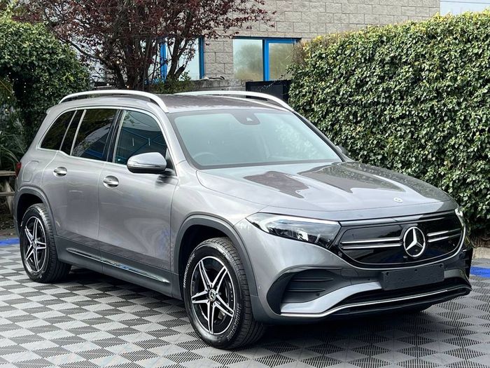 Mercedes-Benz EQB 2023