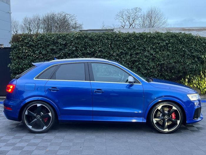 Audi RSQ3 2015