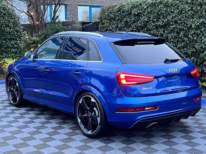 Audi RSQ3 2015