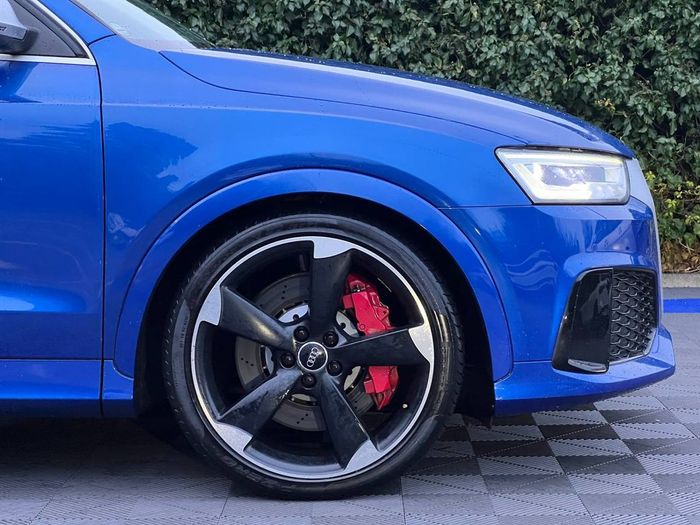Audi RSQ3 2015