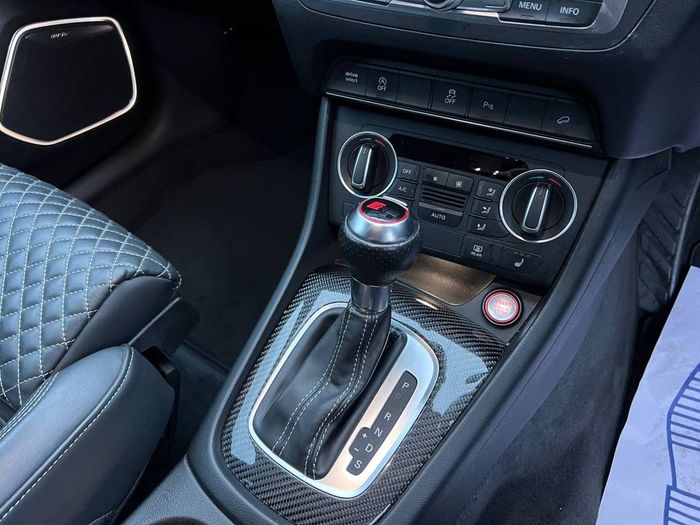 Audi RSQ3 2015
