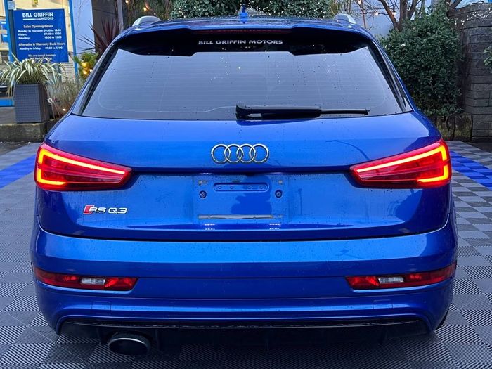 Audi RSQ3 2015