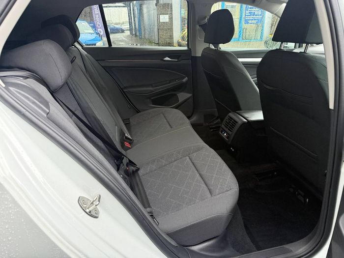 Volkswagen Golf 2024