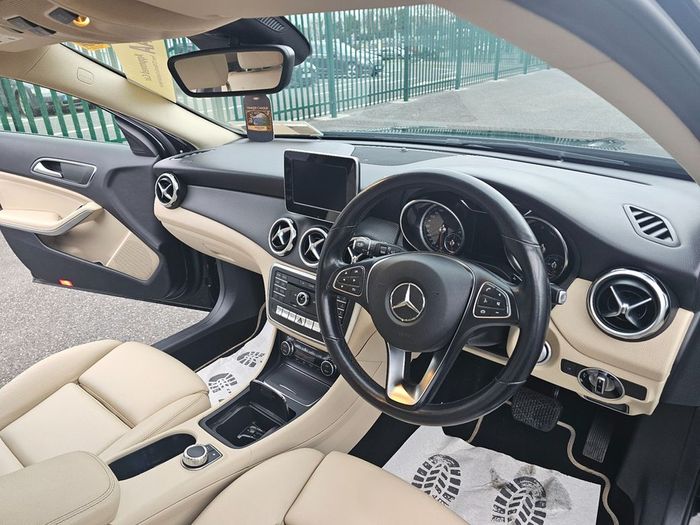 Mercedes-Benz GLA Class 2019