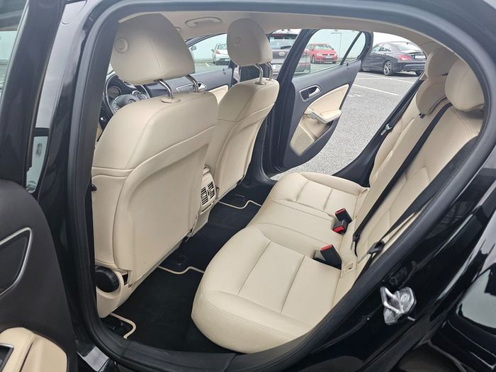 Mercedes-Benz GLA Class 2019