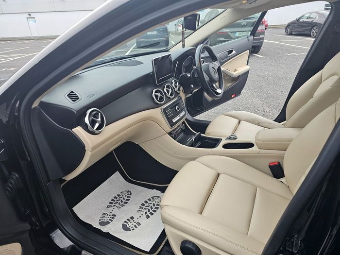 Mercedes-Benz GLA Class 2019