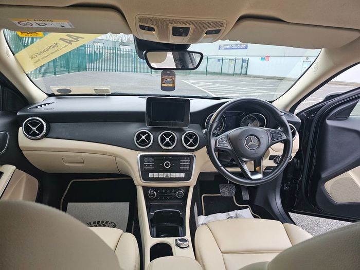 Mercedes-Benz GLA Class 2019