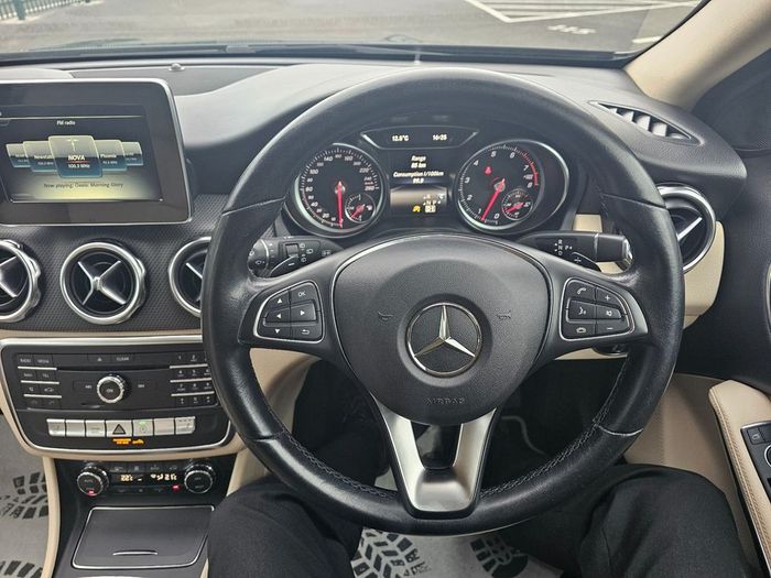 Mercedes-Benz GLA Class 2019
