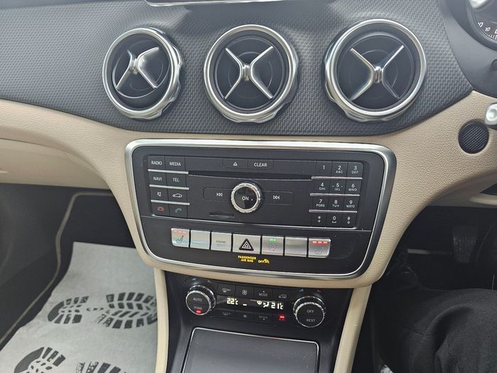 Mercedes-Benz GLA Class 2019
