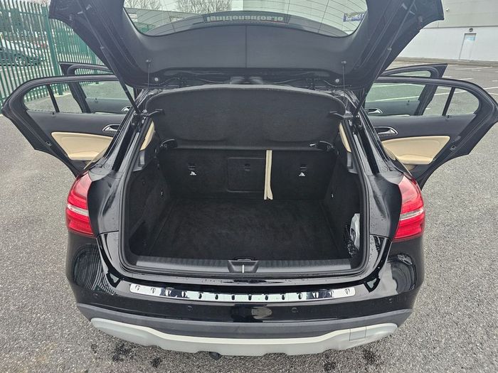 Mercedes-Benz GLA Class 2019