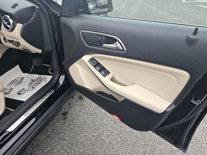 Mercedes-Benz GLA Class 2019