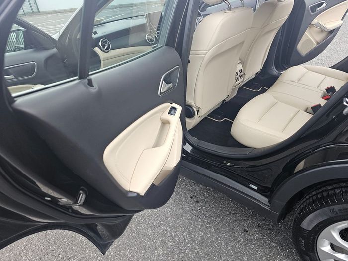 Mercedes-Benz GLA Class 2019