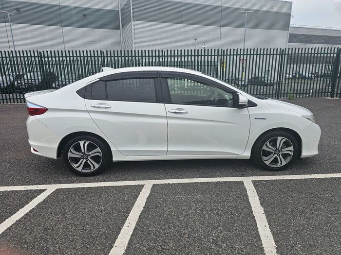 Honda Grace 2016
