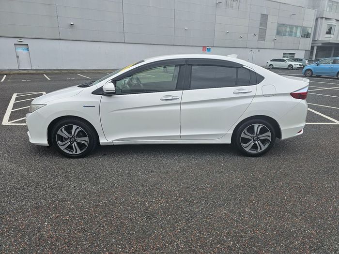 Honda Grace 2016