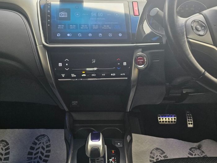 Honda Grace 2016