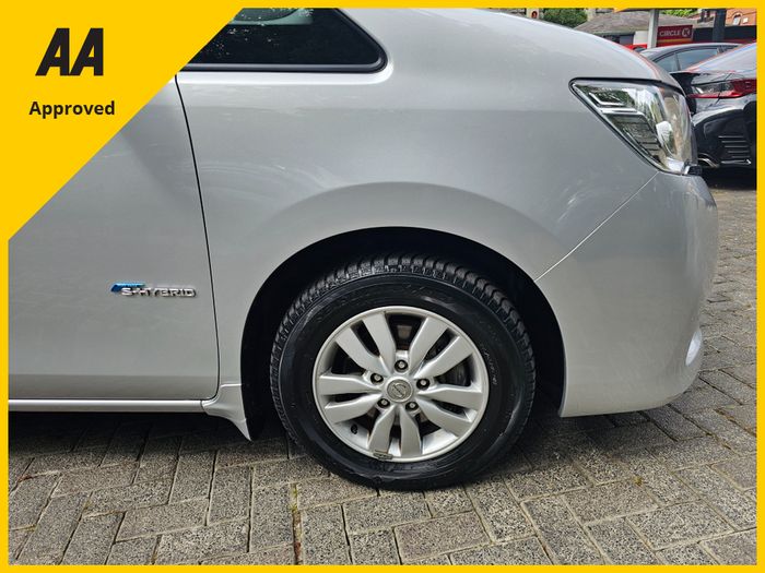 Nissan Serena 2013