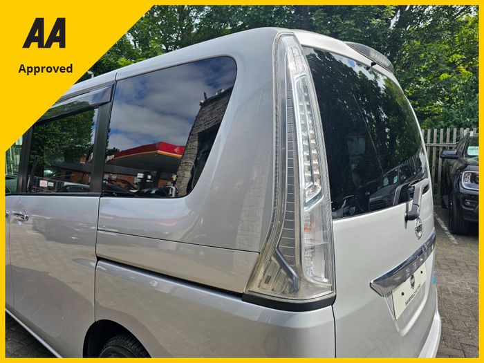 Nissan Serena 2013