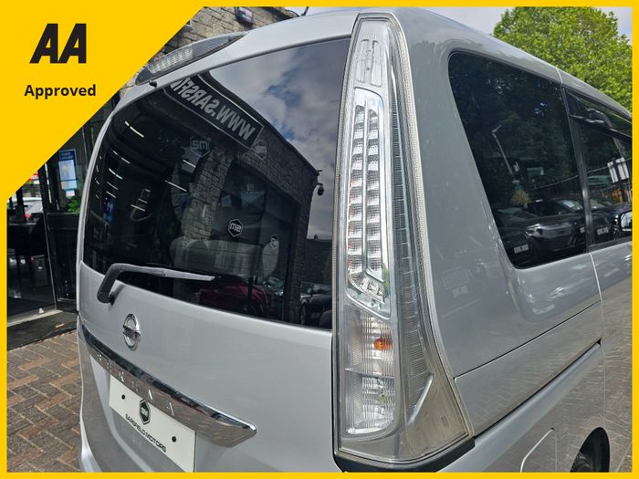 Nissan Serena 2013