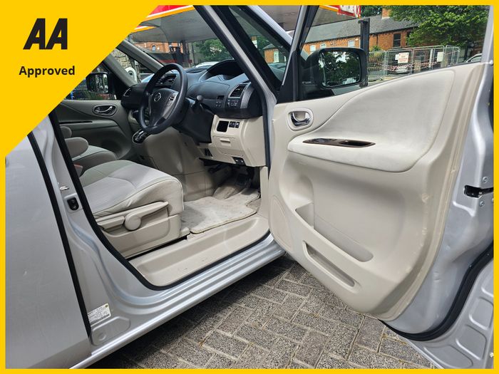 Nissan Serena 2013