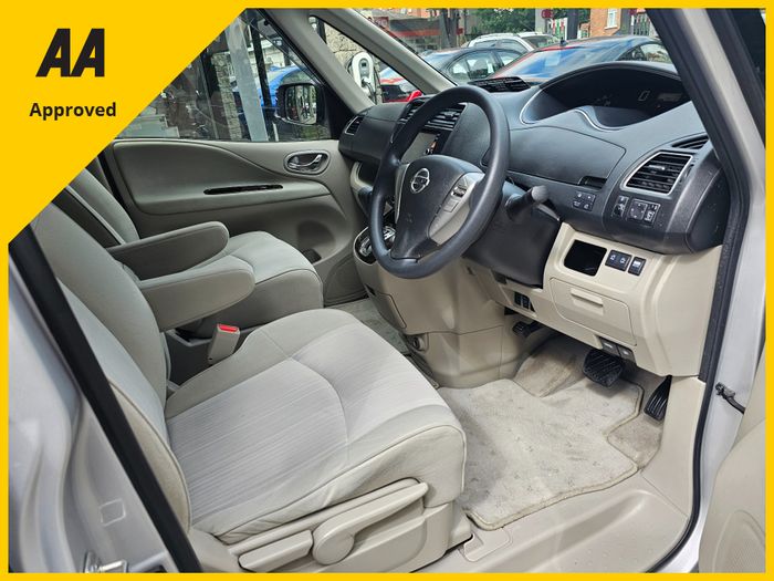 Nissan Serena 2013