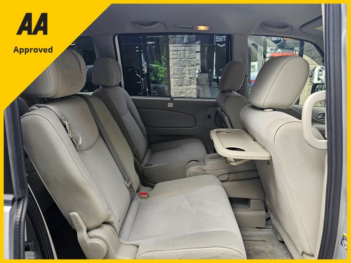 Nissan Serena 2013