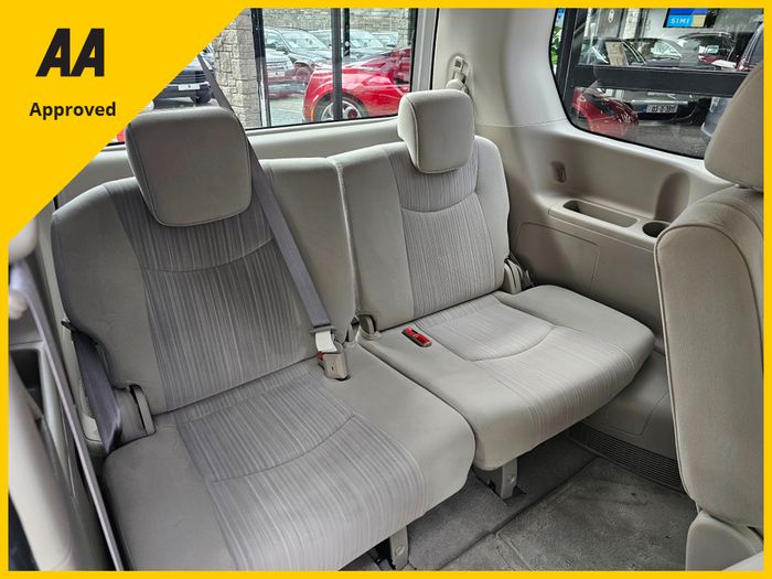 Nissan Serena 2013