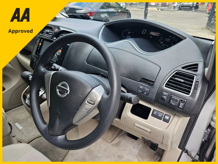 Nissan Serena 2013