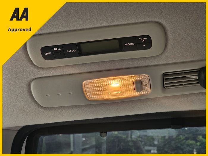 Nissan Serena 2013