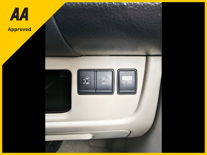 Nissan Serena 2013