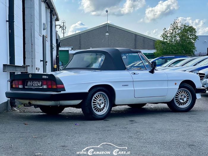 Alfa Romeo Spider 1989