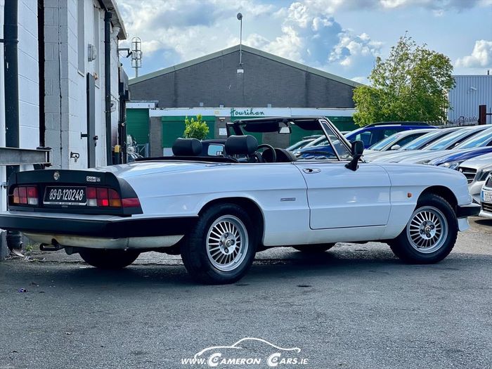 Alfa Romeo Spider 1989