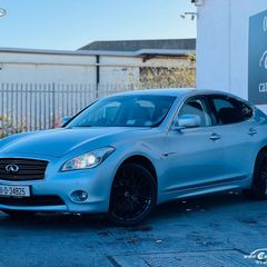 Infiniti Q70 2011