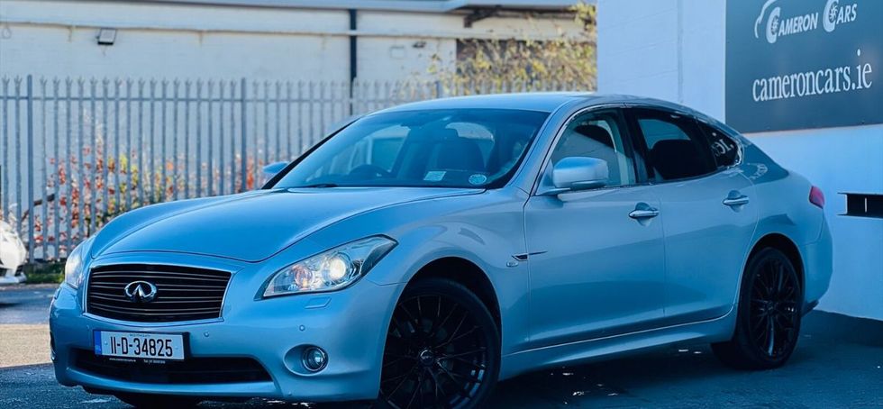 Infiniti Q70 2011