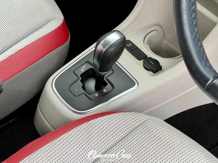 Volkswagen Up! 2014