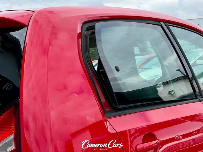 Volkswagen Up! 2014