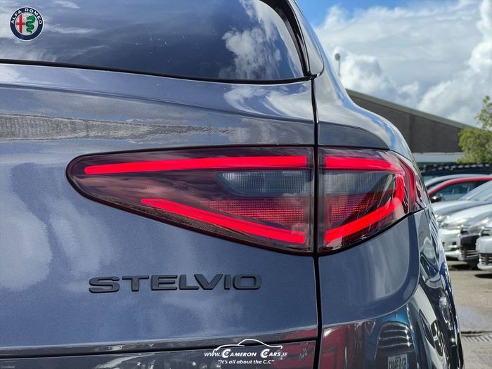 Alfa Romeo Stelvio 2021