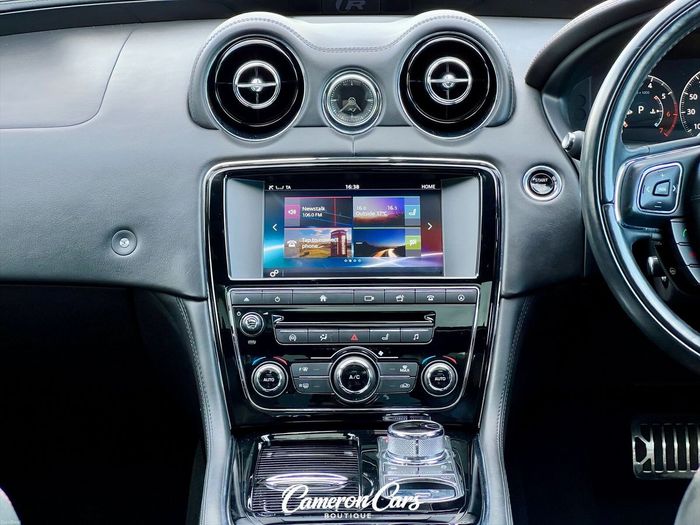 Jaguar XJ Series 2016