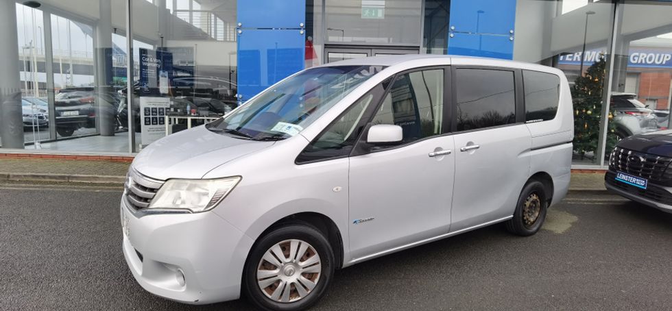 Nissan Serena 2013