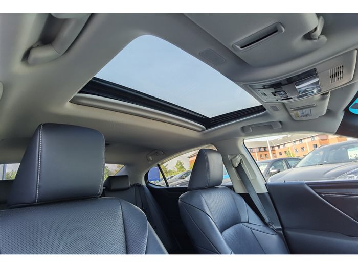 Lexus ES 300h 2020