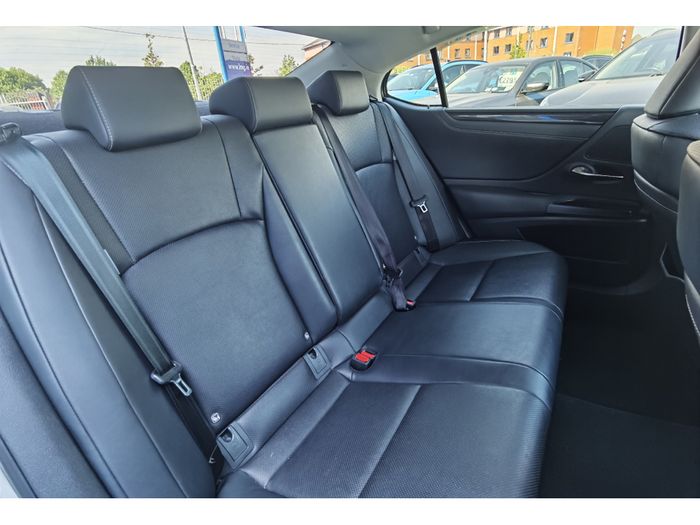 Lexus ES 300h 2020