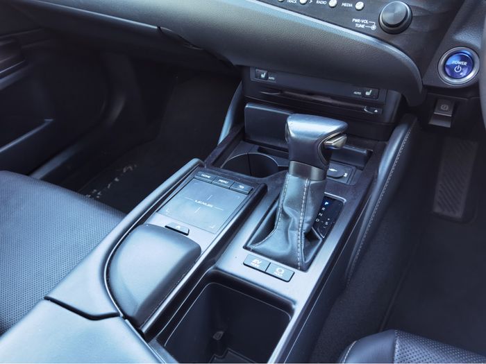 Lexus ES 300h 2020