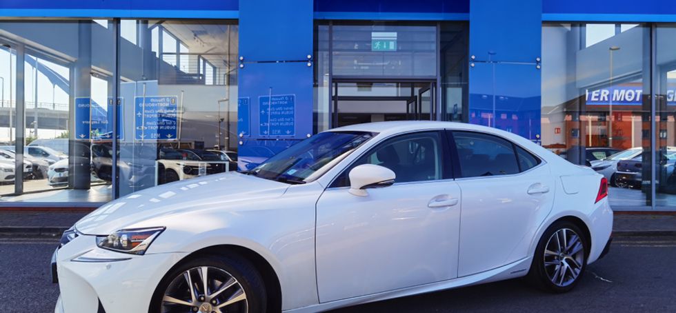 Lexus IS300h 2019
