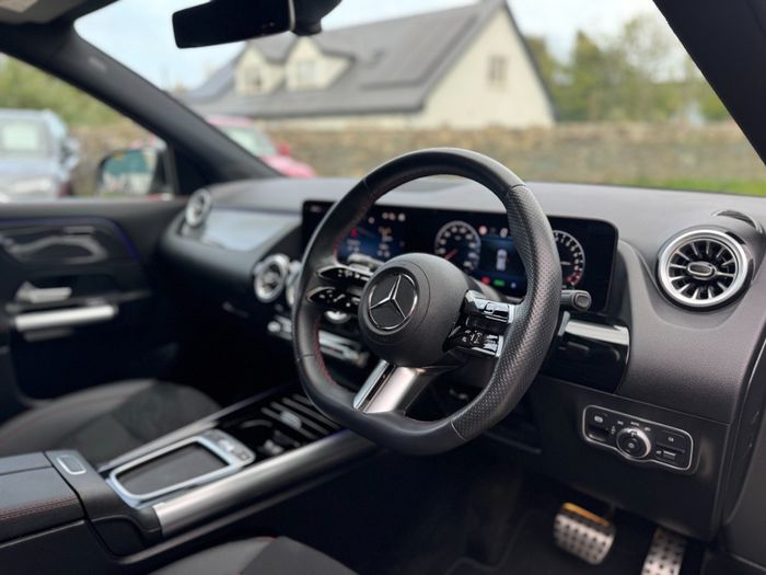 Mercedes-Benz GLA Class 2025
