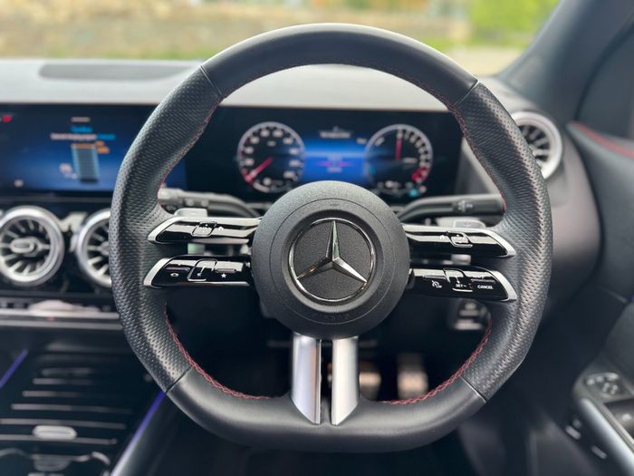 Mercedes-Benz GLA Class 2025